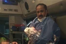 Paramédicos y bomberos brindaron atención prehospitalaria a la joven durante la emergencia.