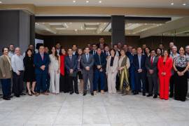 El acto protocolario reunió a autoridades municipales y miembros del gremio notarial.