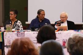 Julio Astillero, durante su participación en el foro en Saltillo, reflexionó sobre la violencia y la falta de justicia en el país.