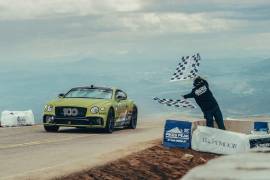 Bentley Continental GT conquista Pikes Peak y pulveriza el récord anterior