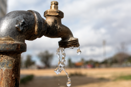 La reparación de la infraestructura hidráulica permitió restablecer de forma gradual el suministro de agua en las colonias afectadas.