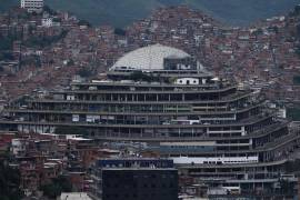 Durante décadas, diversas organizaciones de derechos humanos han recopilado denuncias sobre torturas, detenciones arbitrarias, aislamiento prolongado, falta de ventilación y trato cruel hacia opositores, activistas y periodistas recluidos allí.