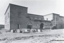 La fábrica que Isidro López fundó, la CINSA, revolucionó la economía de Saltillo.