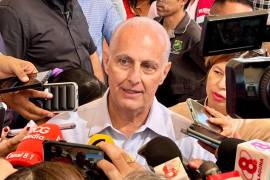 “Si tienen que invertir, comprar o hacer lo que sea necesario para resolver el problema de estacionamiento, será responsabilidad del IMSS”, afirmó Román Alberto Cepeda.