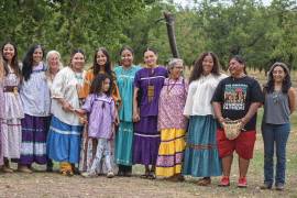 Representantes de las comunidades indígenas de Kickapoo, Mascogo y N’dee deliberan en Múzquiz, Coahuila, sobre nueva ley.