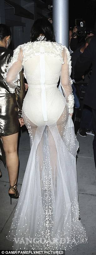 $!Kim Kardashian ha vuelto a la alfombra roja y luce espectacular