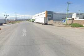 El tramo a ampliarse se ubica en Ramos Arizpe, a pocos metros de la entrada principal de la planta de General Motors, y presenta daños en el pavimento por el constante tránsito de vehículos de carga.