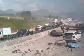 Autopista México-Puebla tras la volcadura de un tráiler en el km 46.