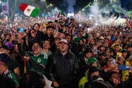 Festejos en la Ciudad de México por juego de la selección mexicana contra Ecuador