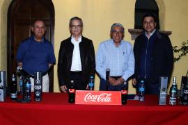 Presentación de la XVI edición del torneo de golf “Tequila Open Cáritas de Saltillo 2026”, realizada por el presidente del torneo, Roberto Rodríguez, y el vicepresidente Francisco Nieto, el martes 21 de abril.