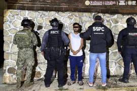 El detenido está relacionado con extorsiones a comerciantes del Mercado Central de Acapulco, homicidios y ataques contra transportistas, informó Harfuch.