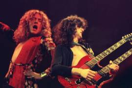 Eso ayuda a explicar por qué Led Zeppelin, 50 años después, todavía tiene un sonido tan explosivo, primario y volcánico.