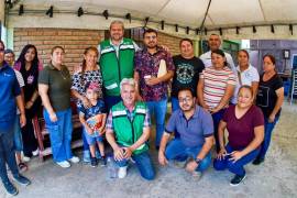 Familias del ejido Cañada Ancha recibieron aves y alimento como parte del programa Aves de Traspatio.
