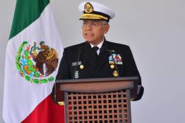 El titular de Semar añadió que, en algunos casos, aún existe un proceso administrativo previo a la baja definitiva, con posibilidad de revisión.