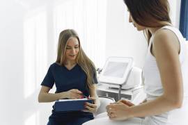 Los chequeos médicos periódicos permiten detectar enfermedades de forma temprana y cuidar la salud femenina en cada etapa de la vida.