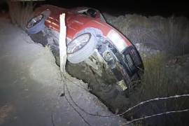 El vehículo fue localizado abandonado en un barranco en el cruce de Central y Viesca.