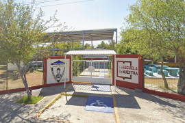 Policías acudieron este miércoles a mediodía a la primaria Vicente Guerrero tras el reporte de un objeto con apariencia de pistola. El hallazgo se realizó dentro de la mochila de un alumno durante el turno vespertino.