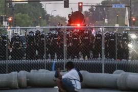 Policías de Minneapolis renuncian; se quejan de falta de apoyo