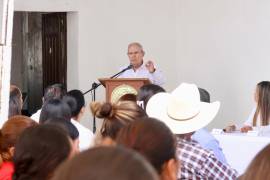 El PRI Coahuila arrancó con la renovación de sus estructuras municipales rumbo al 2026. Carlos Robles, dirigente estatal del partido, encabezó una gira por la región Sureste.