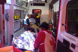 Los paramédicos auxiliaron a los lesionados y los trasladaron a un hospital en Parras, aunque se ignora la gravedad de las lesiones.
