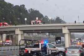 Choque en la carretera La Pera-Cuautla provoca la muerte de dos policías y otros cuatro heridos.