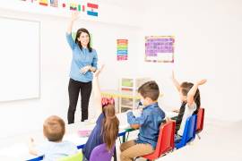 Una escuela que fomenta el debate, es más completa que solo la memorización.