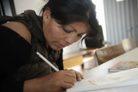 La dependencia también realiza acciones de prevención en escuelas para identificar señales tempranas de violencia en el noviazgo.