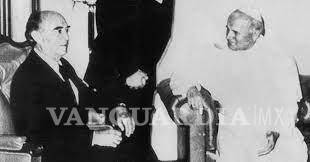 $!Las decisiones de López Portillo durante la visita Juan Pablo II, fue uno de los momentos que dieron cabida a su secretario de Gobernación, Jesús Reyes Heroles, para renunciar a su cargo a mediados de año.