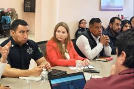 Katy Salinas, fiscal de las Mujeres y la Niñez, informó que la menor de 11 años embarazada tras un caso de violación en Nueva Rosita está siendo atendida conforme a protocolos médicos y legales.