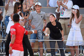 El increíble regalo de Djokovic a un niño mexicano que podría costar... ¡hasta 100 mil dólares! (video)