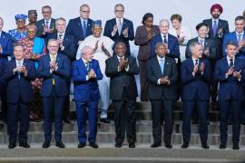 Jefes de Estado se reúnen para una foto grupal durante la cumbre del G20 en Johannesburgo, Sudáfrica.