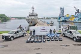 La Marina interceptó una lancha a unos 713 kilómetros al suroeste de Chiapas, en aguas del Océano Pacífico, con tres tripulantes a bordo.