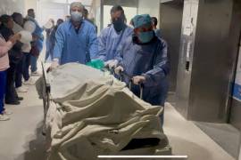 Familiares, amigos y personal del IMSS la despidieron con una emotiva valla de aplausos.