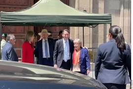 El presidente Andrés Manuel López Obrador recibió este martes 16 de abril a un grupo de funcionarios del Gobierno de Estados Unidos, junto a Ken Salazar y Alicia Bárcena.