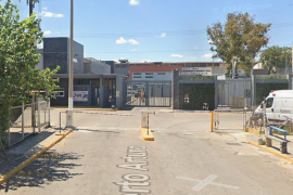 Un trabajador de Rassini resultó gravemente lesionado al quedar atrapada su mano en una prensa industrial mientras realizaba labores dentro de la planta.