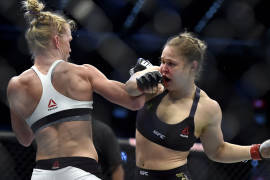 Lamento que Ronda haya pensado en el suicidio: Holly Holm