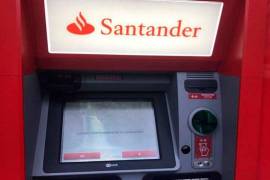 La Condusef reveló que Santander es el banco que cobra la comisión más alta