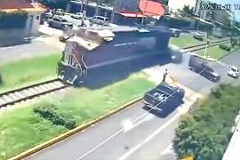 Grupo Ferromex denunció que, tras un accidente en Irapuato que provocó la muerte de seis personas, la Fiscalía de Guanajuato ha retenido ilegalmente durante una semana uno de sus trenes cargado con gasolina.