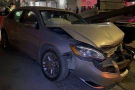 Tres vehículos estuvieron involucrados en el accidente registrado durante la noche del jueves en Prolongación Géminis.