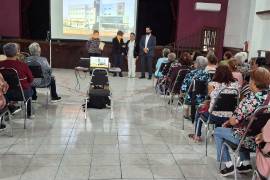 Adultos mayores participaron en una conferencia sobre prevención de enfermedades renales organizada por el DIF Ramos Arizpe.
