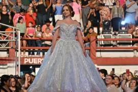 La nueva soberana realizó su primera pasarela ante una Monumental Plaza de Toros abarrotada.