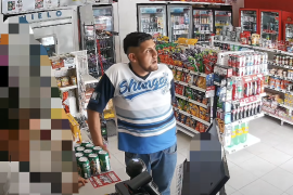 El rostro del presunto asaltante quedó captado con claridad en las cámaras de seguridad del negocio ubicado al sur de Saltillo.