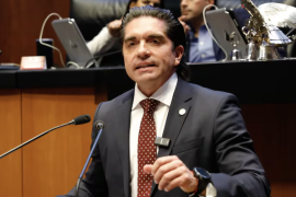 El senador de Morena sostuvo que su intención era referirse a la posibilidad de recurrir a las instancias legales por el contenido de un reportaje.