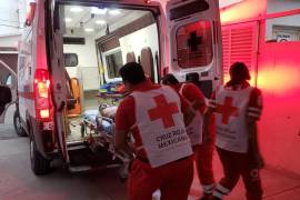 La Cruz Roja intercepta a la familia en la carretera Parras-Paila, tratando de salvar a Pedro.