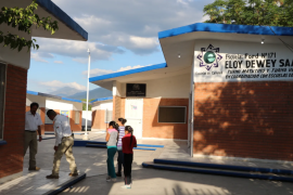 Estudiantes de la escuela primaria Ford 171 “Eloy Dewey Saavedra” T.M. realizó un ajuste en el horario de salida debido a las altas temperaturas.