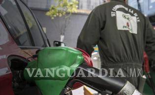 $!Se desborda violencia: saquean y roban gasolina