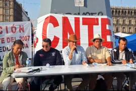 Maestros de la CNTE advirtieron que el plantón en el Zócalo capitalino continuará, incluso este miércoles, a pesar del cierre de campaña de Sheinbaum: ‘Nuestros sueños no caben en sus urnas’