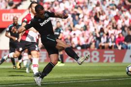 Javier ‘Chicharito’ Hernández anota doblete frente al Southampton