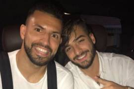 Argentinos agradecen a Maluma por lesión del Kun Agüero