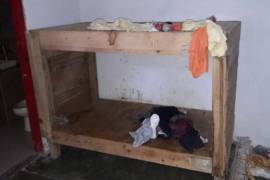 Anciano era encerrado en una caja de madera por su hija, en Guanajuato